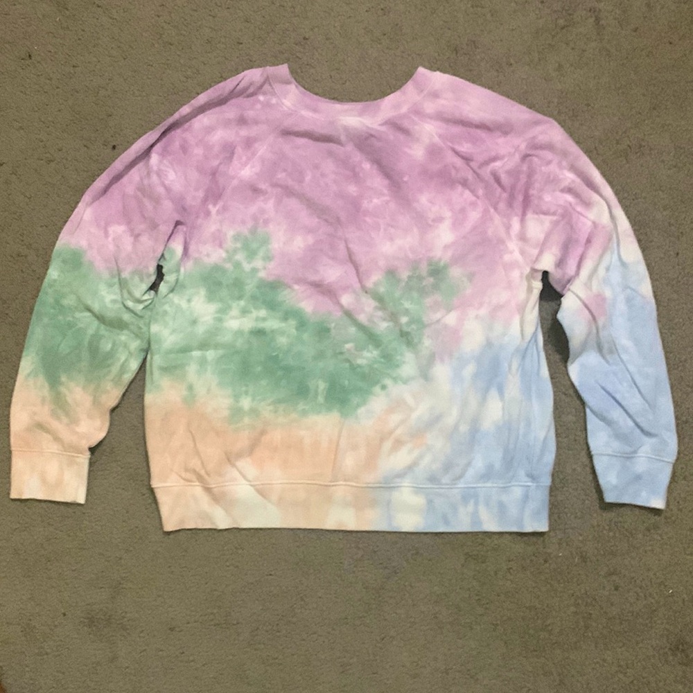 Comfortable long sleeve tie dye sweater